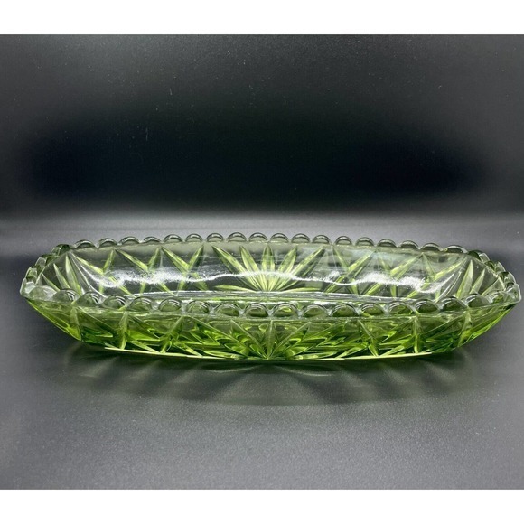 Vintage Cut Glass HAZEL ATLAS Prescut Green Celery Relish Avocado Dish 1960s - Picture 2 of 7
